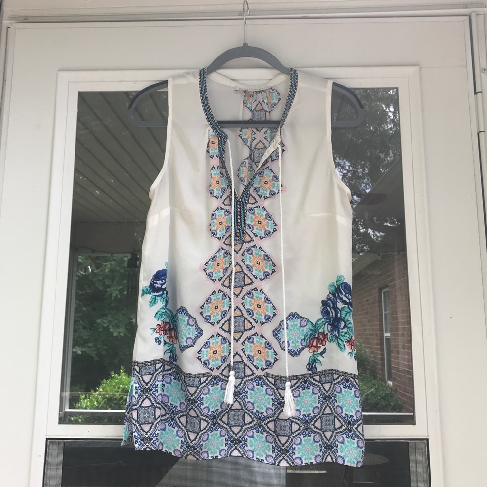 Sleeveless blouse